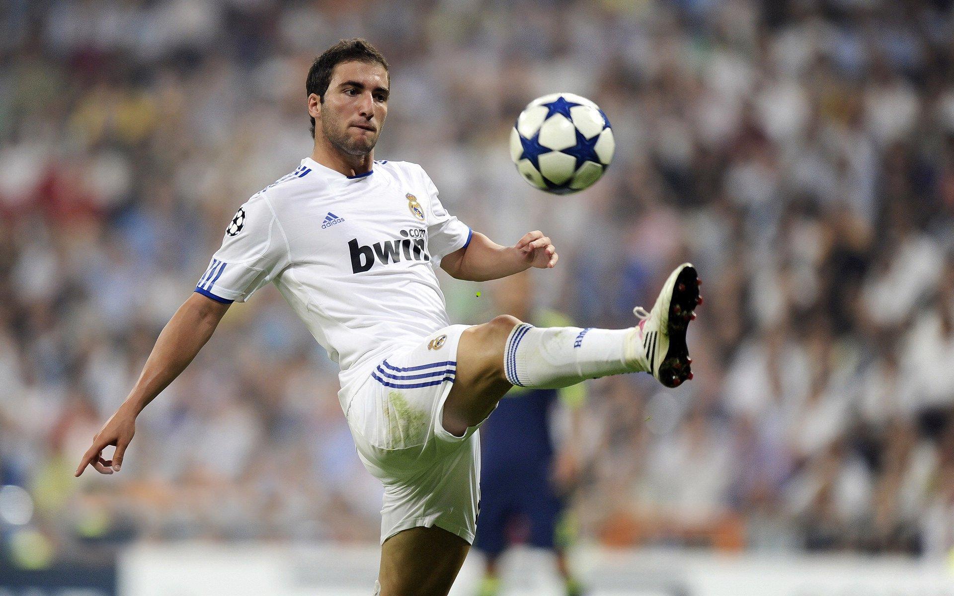 麦康奈尔租借加盟阿贾克斯在即，明日体检成最后关卡