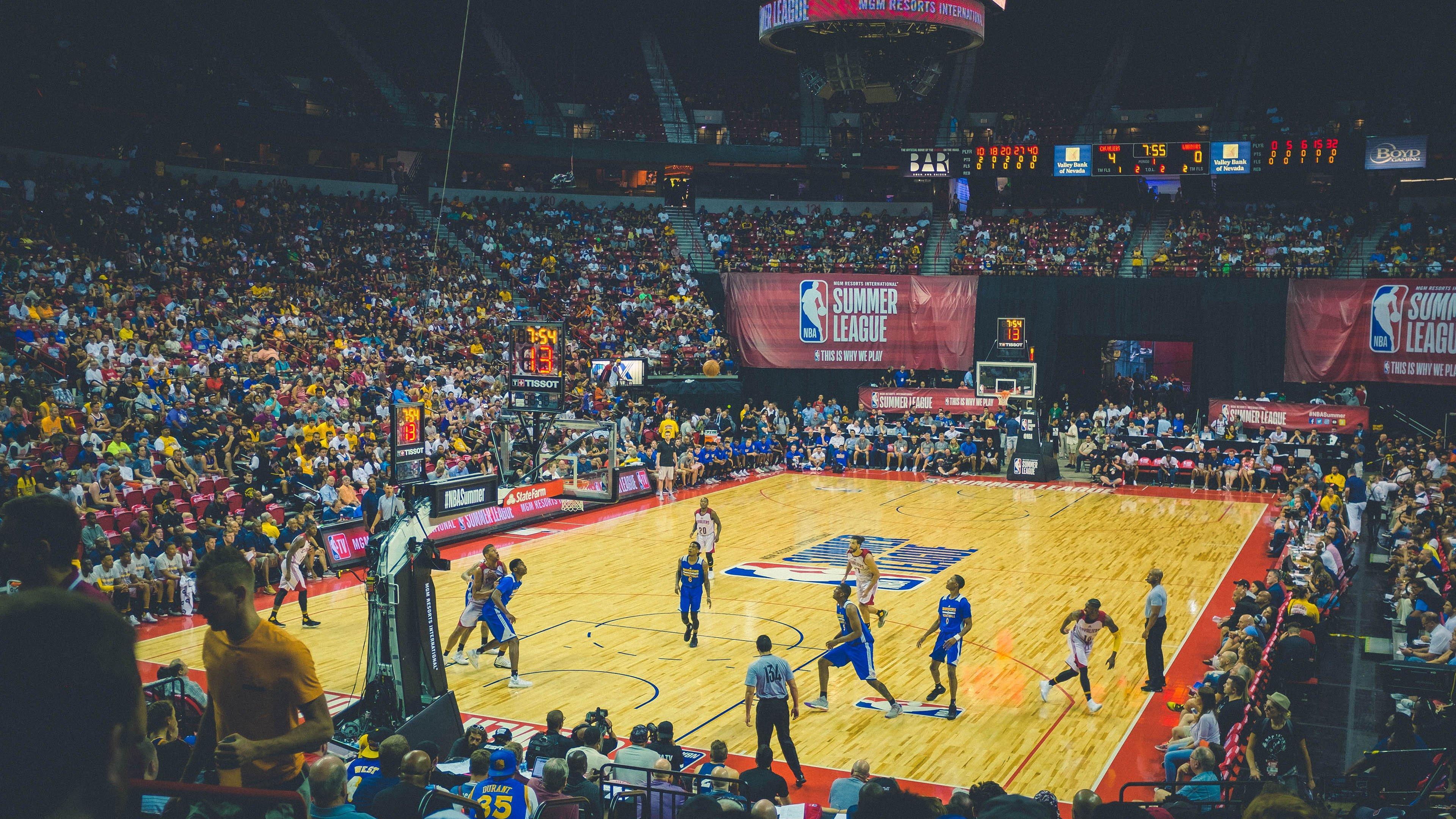 E-league第二赛季金秋启幕，电竞热潮再迎高峰